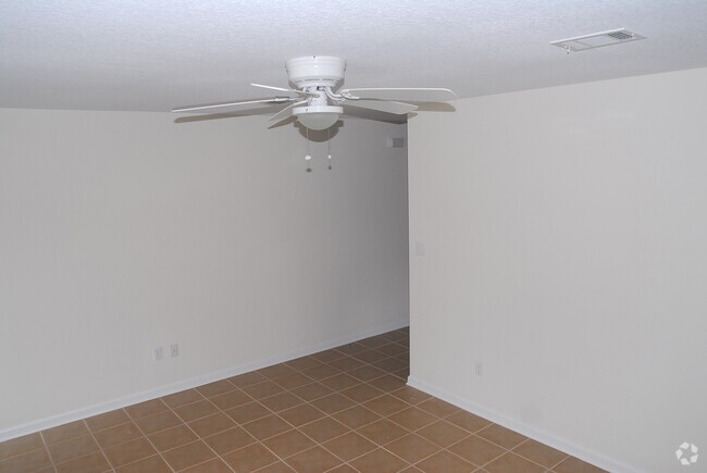 Building Photo - 2211 16th Ave Unit B Rental