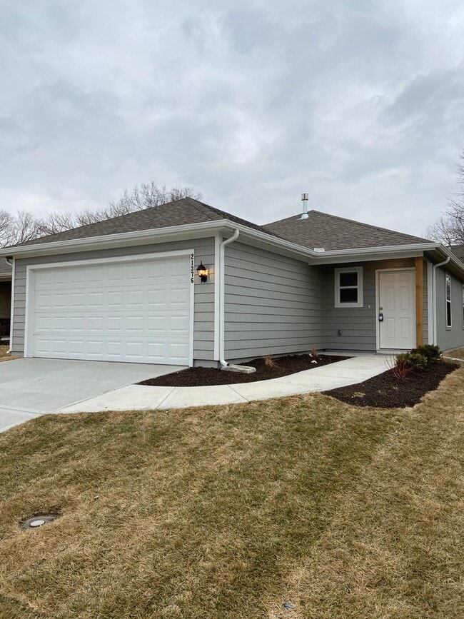 Photo - DON’T WAIT — PRE-LEASING NOW! 3 Bed + 2 Bath Home in Oak Wood