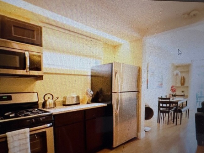 Photo - 830 W Altgeld St Unit #1f