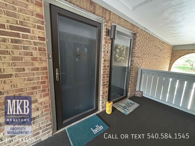Photo - 2527 Gatehouse Ln