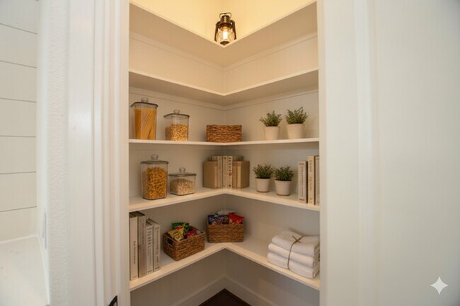 Photo - 1525 Weber St