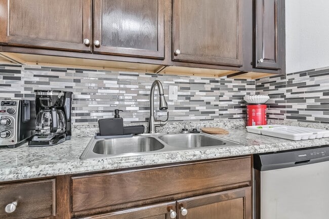 Photo - 2421 Arbor St