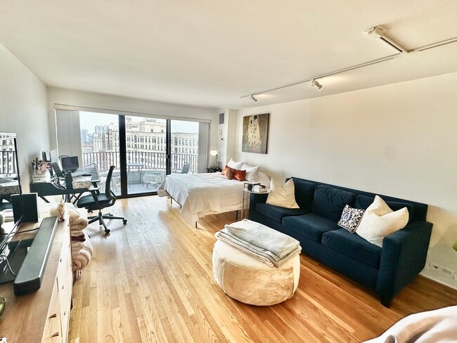 Photo - 2020 N Lincoln Park W Unit 18B