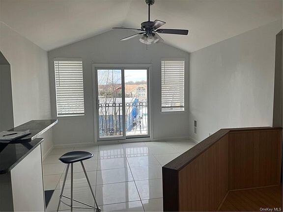 Photo - 1400 Outlook Ave