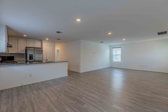 Photo - 6562 Runaway Row