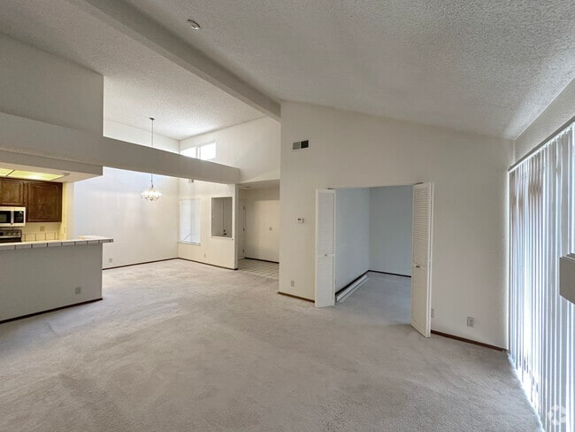 Building Photo - 6434 Buena Vista Dr Unit B Rental