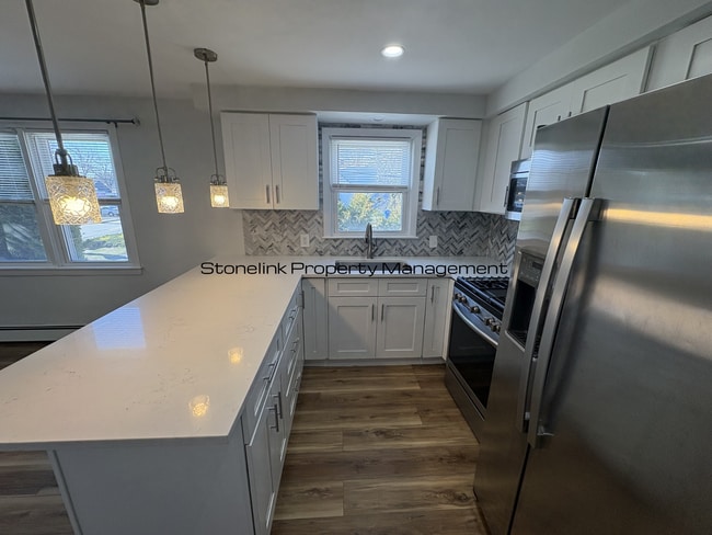 Photo - 321 Budlong Rd Unidad 2