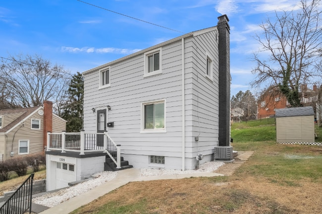 Photo - 1209 Cloverfield Dr