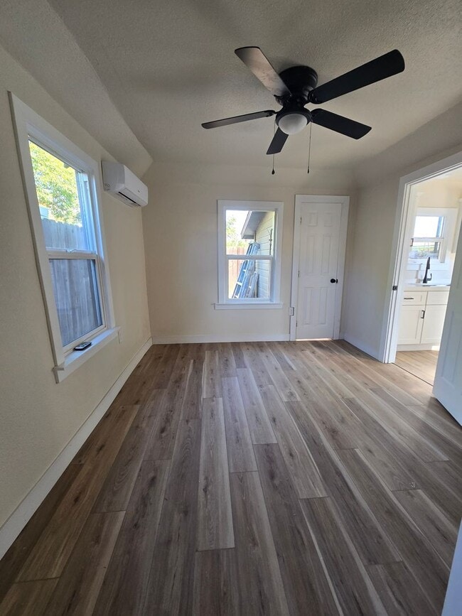 Photo - 1 Br 1 Ba available now