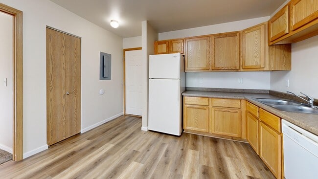 Pineview Apartments