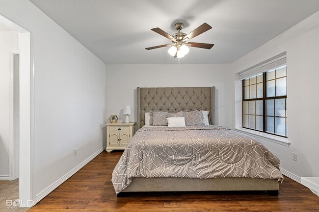 Photo - 8 Meadow Creek Dr