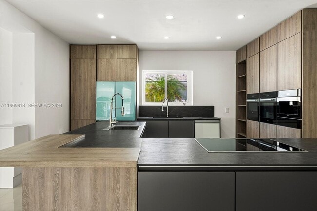 Photo - 1101 S Shore Dr