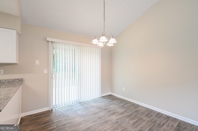 Photo - 3865 Scarsborough Dr SW