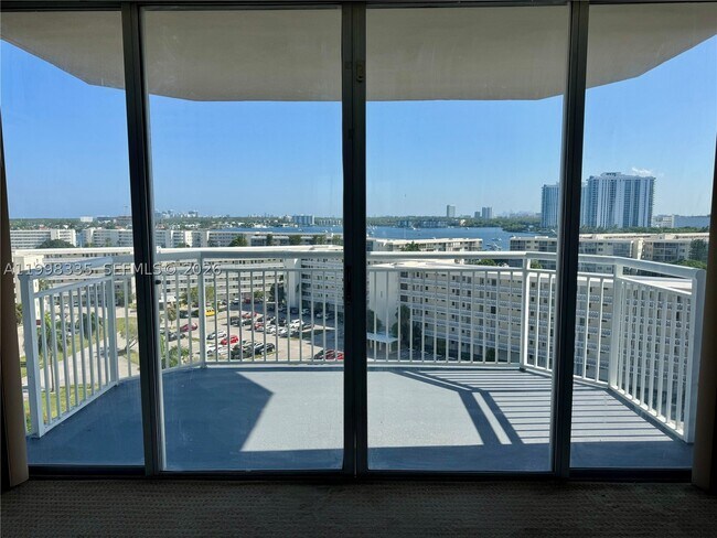 Photo - 18011 Biscayne Blvd Unit 1003