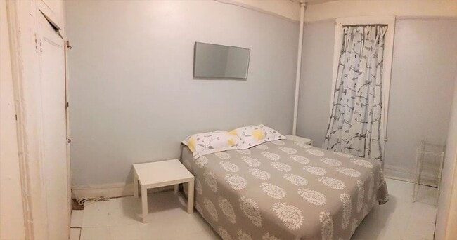 676 St Nicholas Ave Unit 3