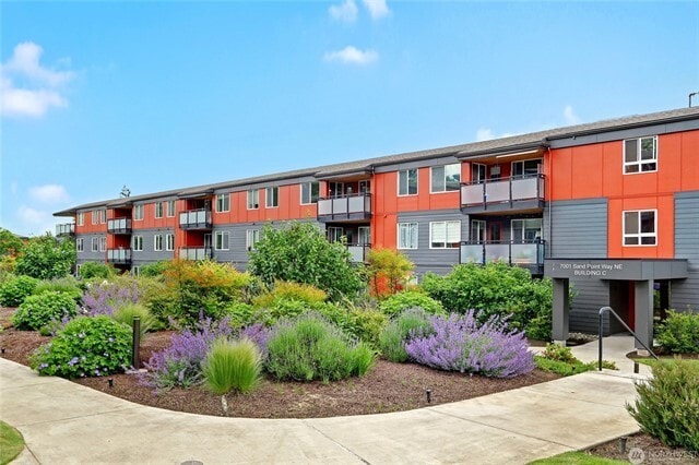 Building Photo - 7001 Sand Point Way NE Unit C411