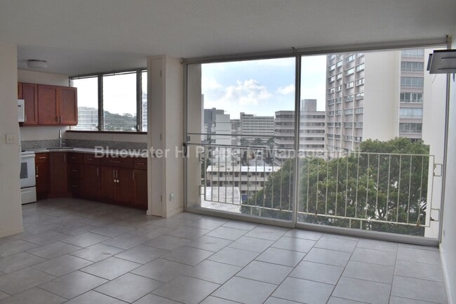 Building Photo - 2 bedroom, 1 bath, 1 prkg. Condo (Makiki area) Unit #708