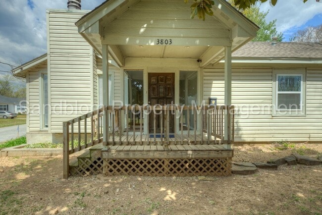 Building Photo - FOR LEASE | Tulsa | $1500 Rent | 3 Bed, 2 Bath Home