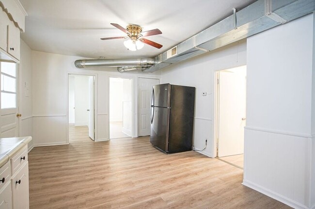 3 Charles St Unit 2L