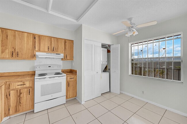 Photo - 7210 Lake Cir Dr Unit 401
