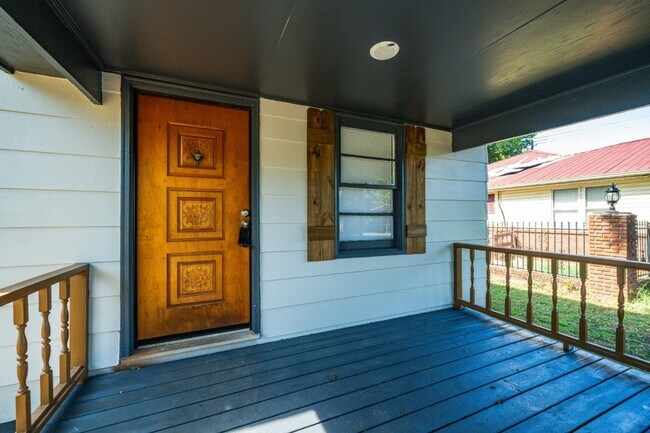 Photo - 1926 Long 12th St N