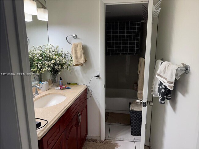 5050 NW 7th St Unit 604