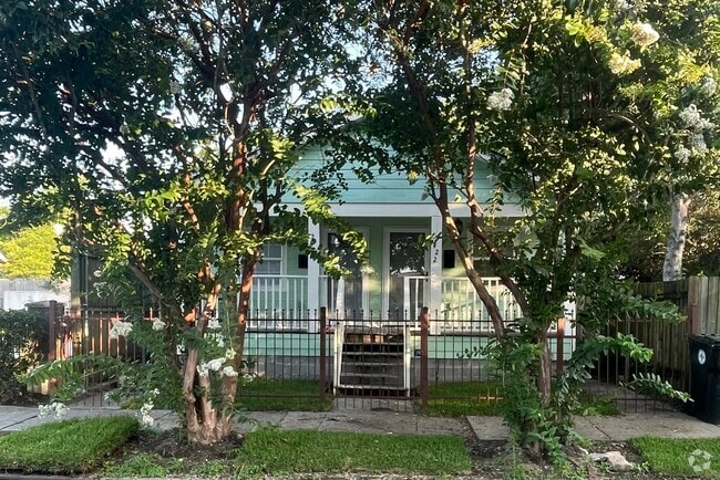 Building Photo - 2422 Dublin St Rental