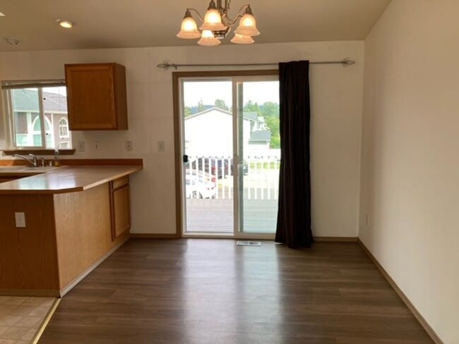 Photo - Spacious Split-Level Living in the Heart of Marysville – 4 Bedrooms + Bonus Room!