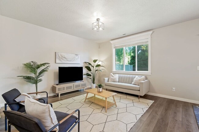 Photo - 4 bedroom, 3 bathroom Home located in the heart of Meridian!