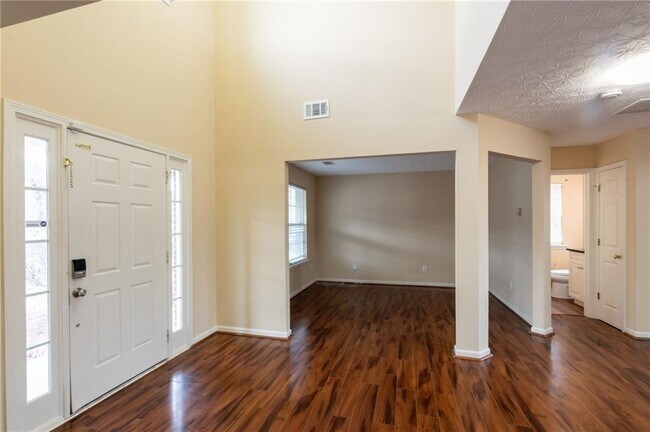 Photo - 778 Roxholly Ln NE