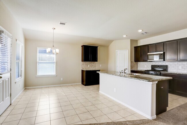 Photo - 2911 Indwarra Ct