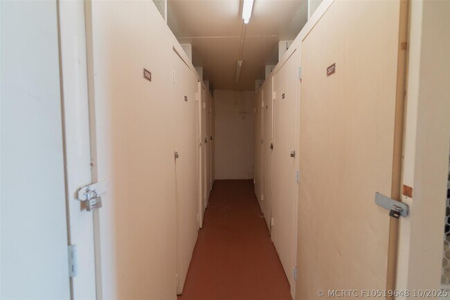 411 S Hollybrook Dr Unit 109