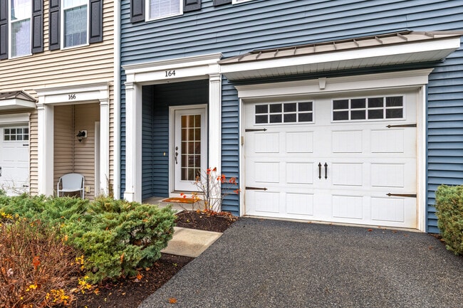 Photo - 164 Warrington Round Unit 164