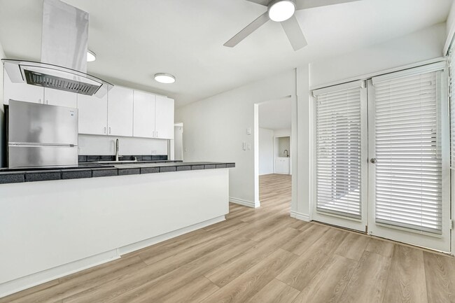 Photo - 1122 Washington Ave