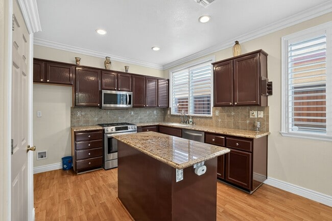 Photo - 6816 Trailride Way