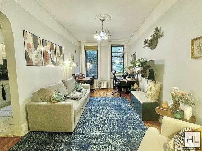 Building Photo - 6 AVENUE