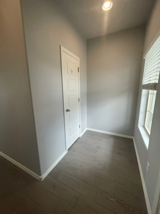 Photo - 4839 Blackburn Rd NE