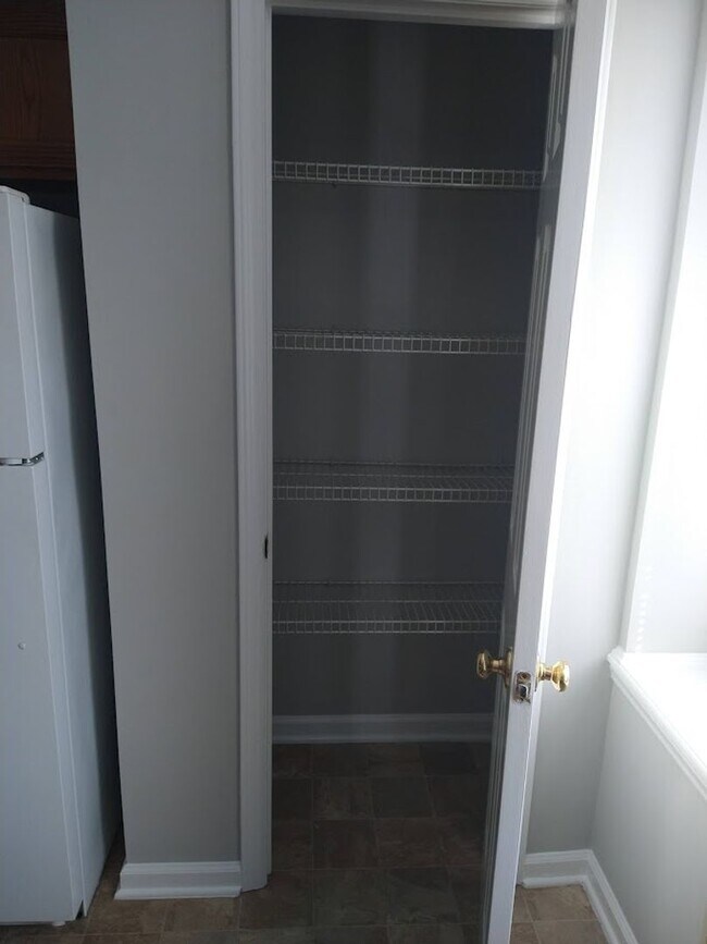 Photo - 2br/2.5ba, deck, no pets