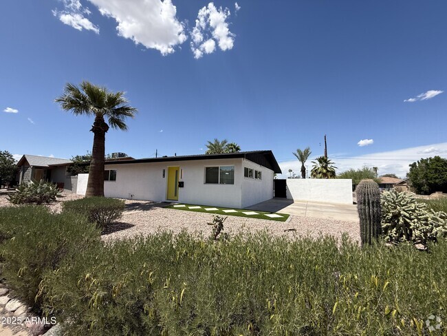 Building Photo - 8614 E Coronado Rd Rental