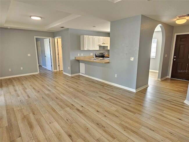 Photo - 8470 Drolet Ave