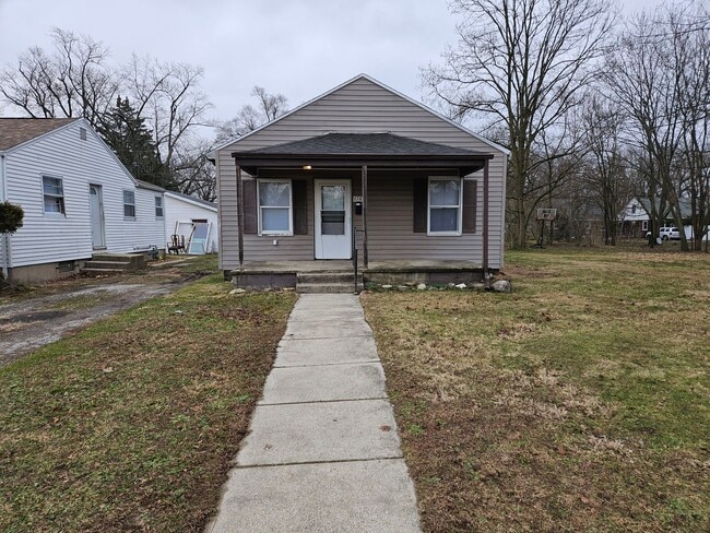 Building Photo - Clean 2 bedroom, 1 bath.