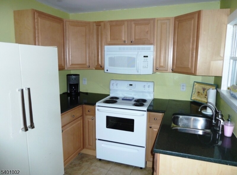 Photo - 2 Hickory St