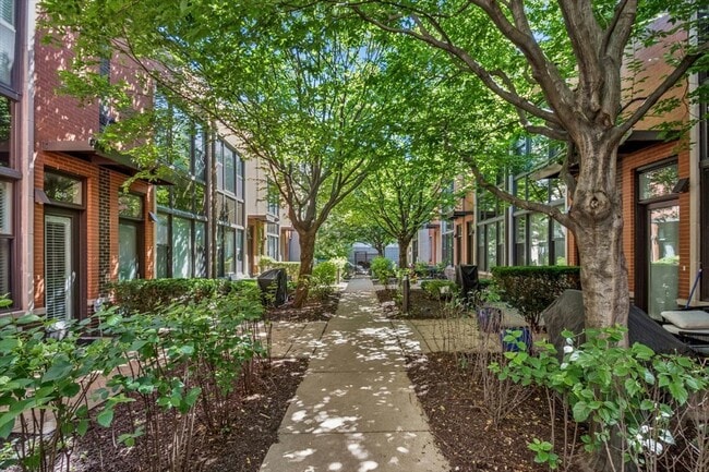 Photo - 960 N Crosby St