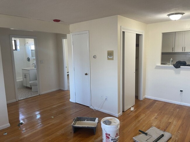 Photo - No Fee Massive 2 bed with New floors, kitc...