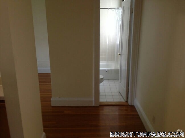 Building Photo - 100 Kilsyth Rd Rental