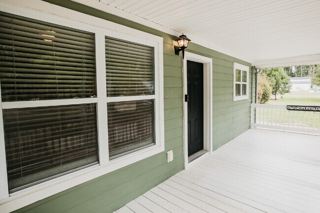 Photo - Charming 3 bed, 2 bath Mt. Pleasant Rental