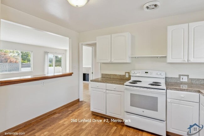 Photo - 260 Linfield Dr