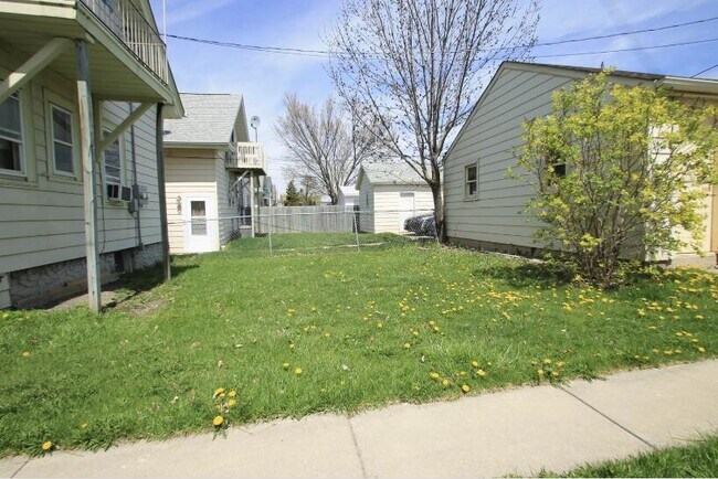 Photo - 1222 S 74th St Unit LOWER