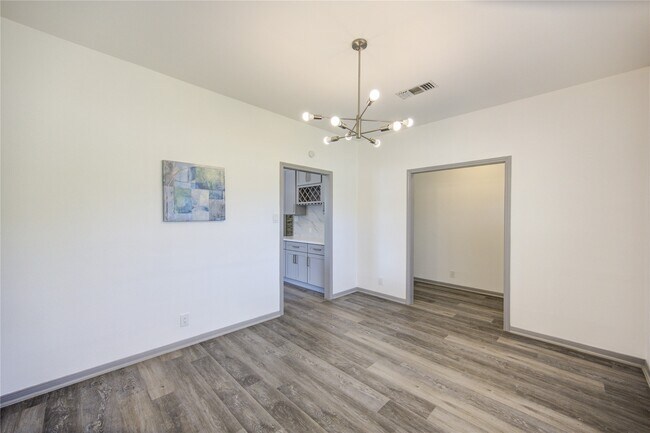 Photo - 7109 Kari Ln