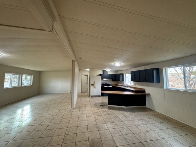 Building Photo - 170 S Outlook Rd